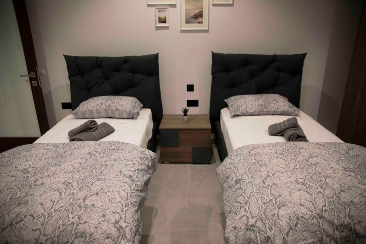 Flat 3, Nearby Beaches & Countryside, With Terrace *