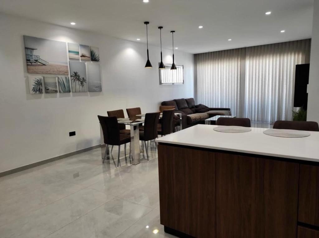 Apartment Flat 3, Nearby Beaches & Countryside, With Terrace L-Imgarr