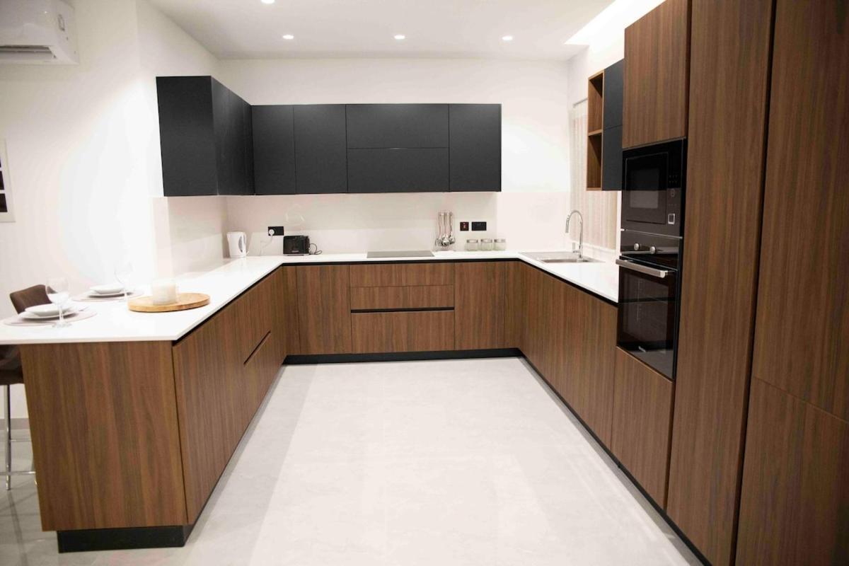 Flat 3, Nearby Beaches & Countryside, With Terrace Apartment L-Imgarr