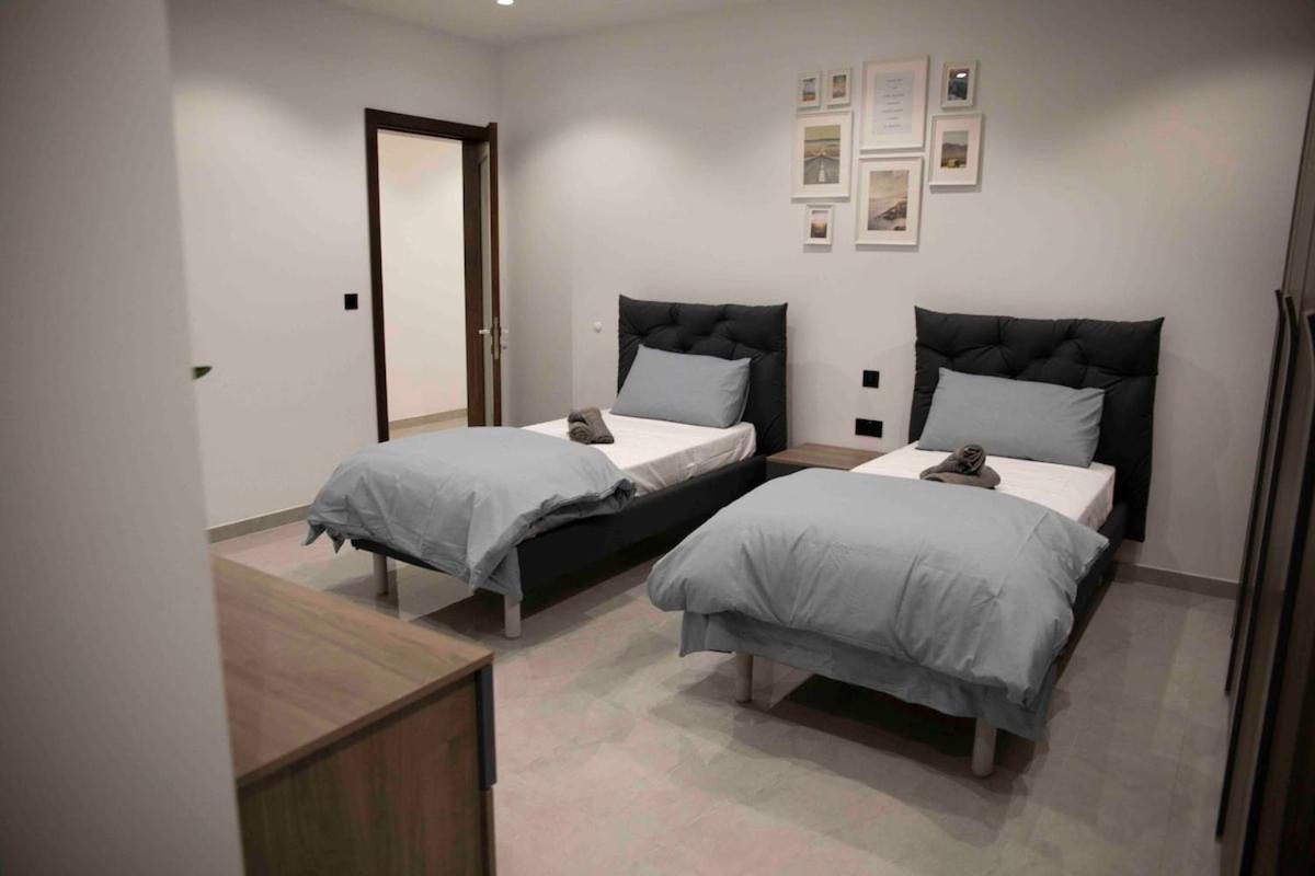 Apartment Flat 3, Nearby Beaches & Countryside, With Terrace *