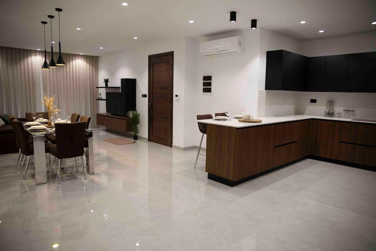 Flat 3, Nearby Beaches & Countryside, With Terrace Apartment L-Imgarr